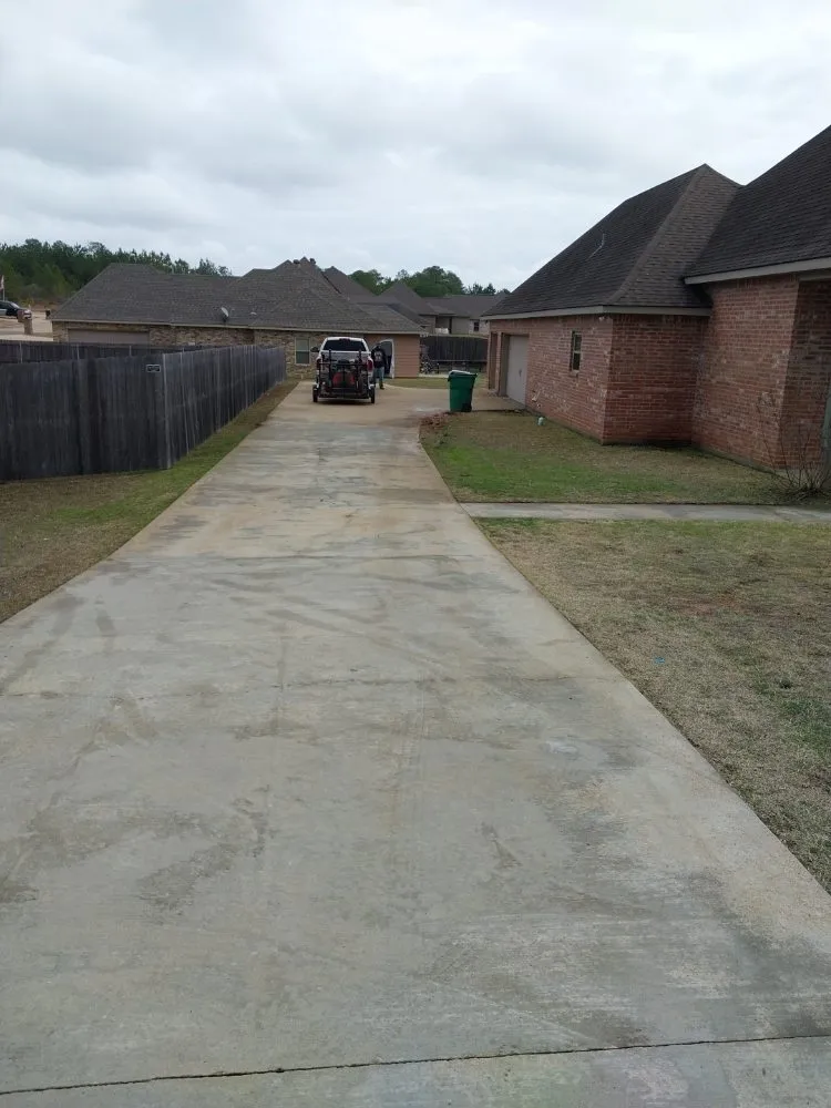 Affordable landscape design near you in Pineville, LA by Murphy's Lawn Care