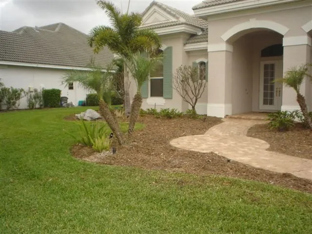 Top-rated landscape installation for beautiful yards across Tampa, FL - Murphys Lawn Service