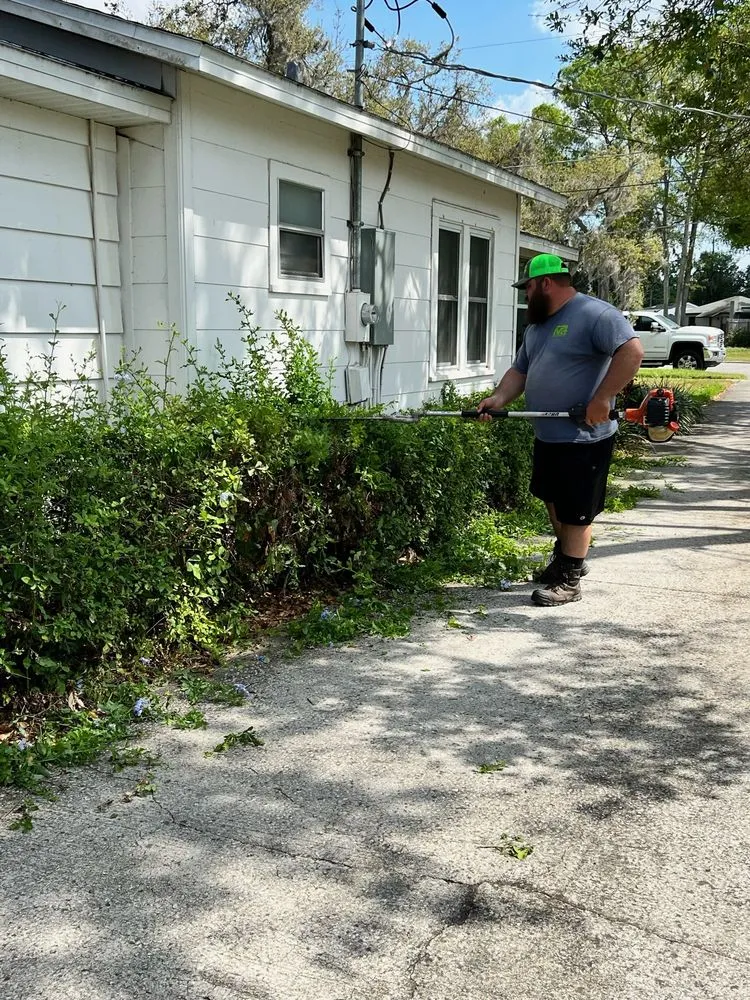 Reliable yard maintenance in Sebring, FL by Murphy's Ranch