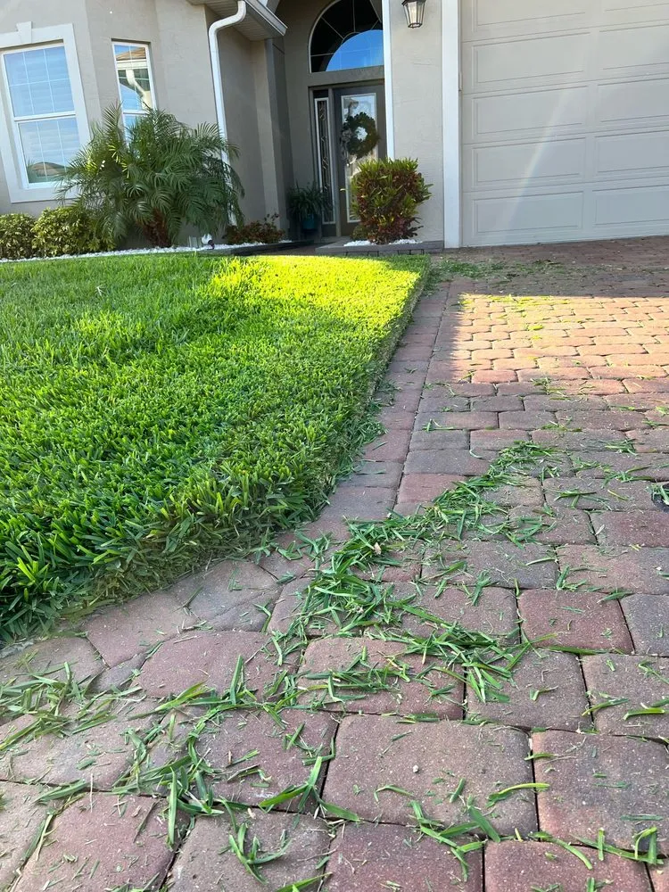 Expert lawn mowing service in Sebring, FL - Murphy's Ranch