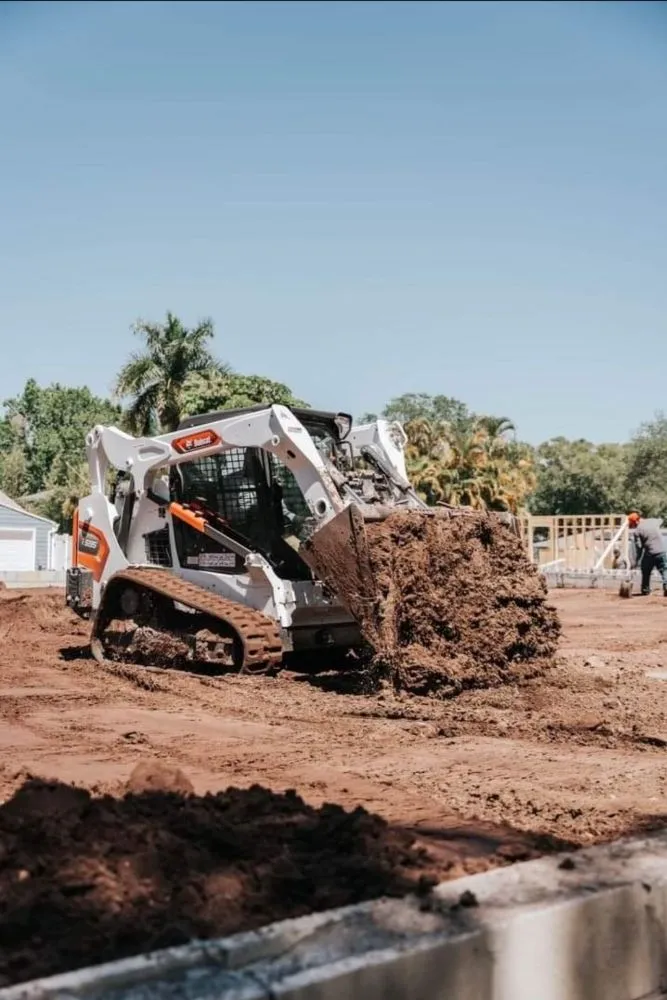Local lawn care service experts serving Loxahatchee, FL - Murray Bobcat