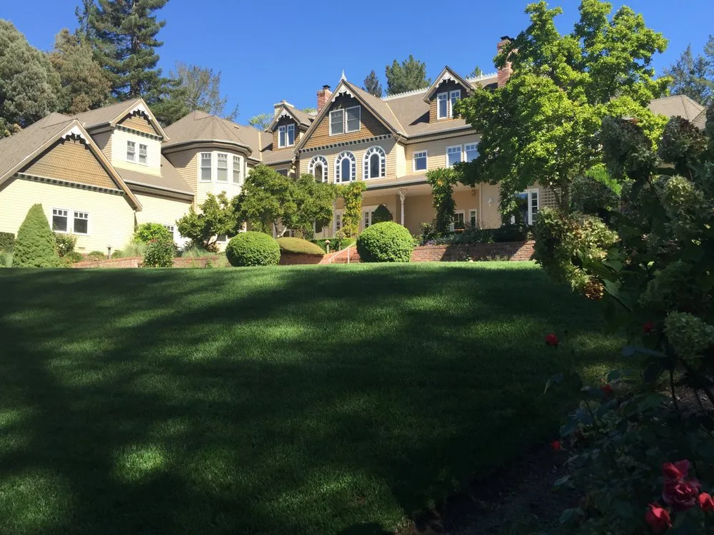 Expert landscape design in Windsor, CA by Murray Peter Landscaping