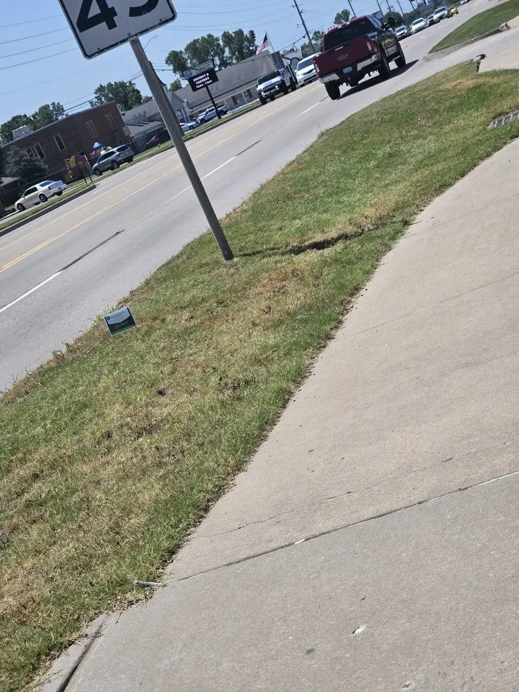 Local lawn mowing service near you across Bixby, OK - Murray's Bug & Weed