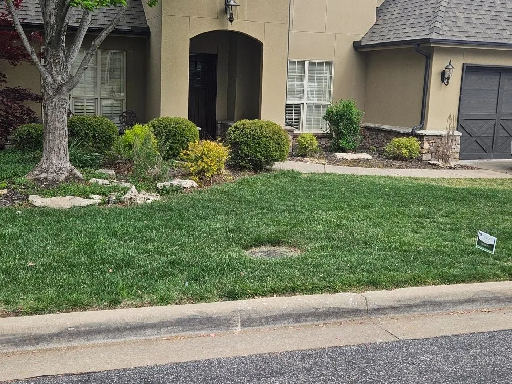 Top-rated landscaping services in Bixby, OK by Murray's Bug & Weed