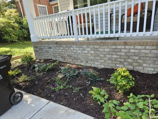 Murray's Landscape Maintenance and Horticultural Services Logo