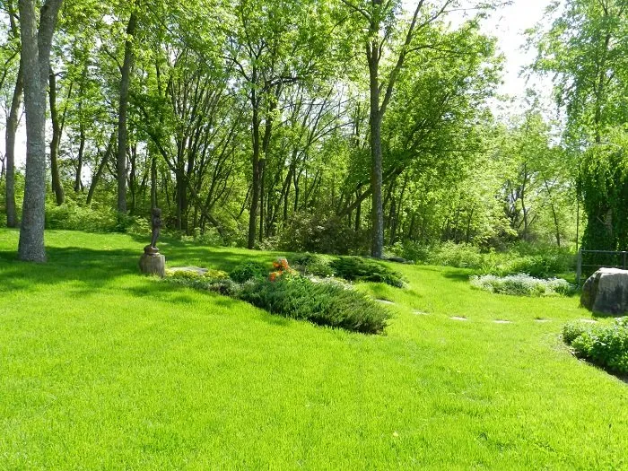 Affordable yard maintenance experts serving Drexel Hill, PA - Murray's Landscaping