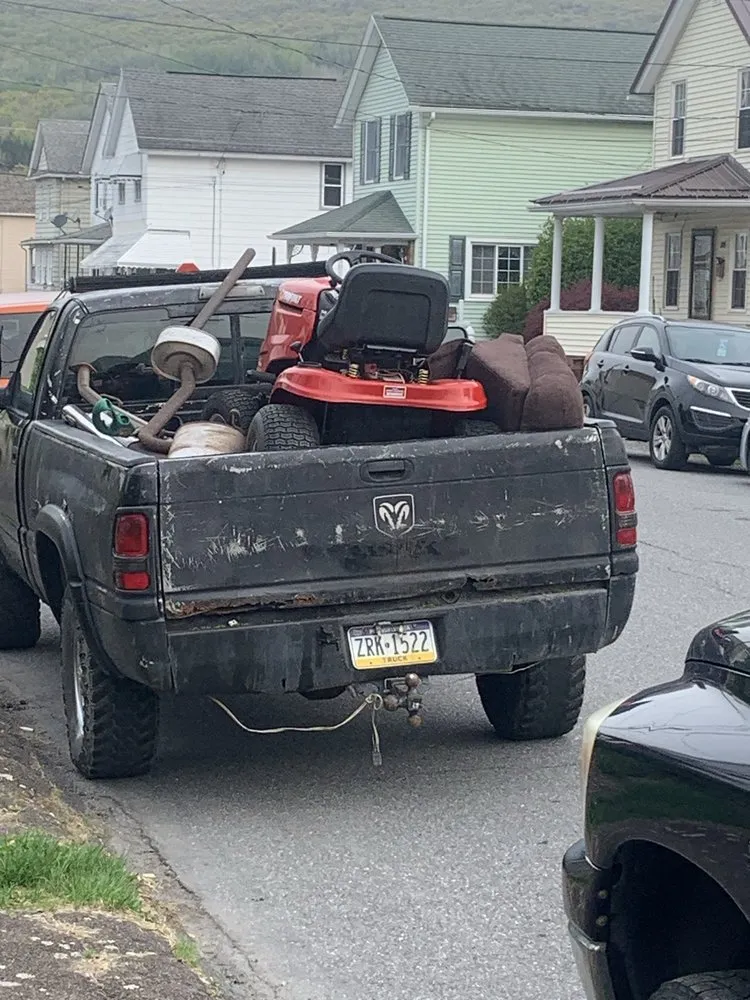 Top-rated yard cleanup service in Dunmore, PA - Murray’s Lawn And More