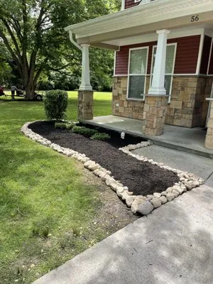 Muscle & Mowers Lawn Care Logo