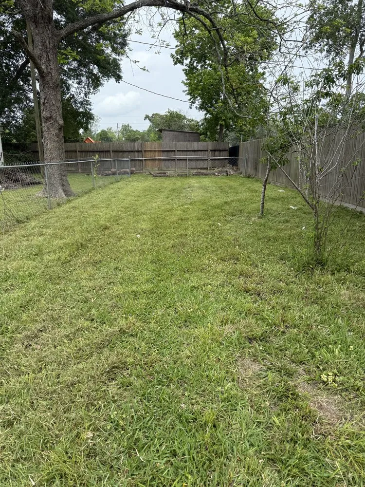 Reliable residential landscaping experts serving Huffman, TX - Musclehead Services