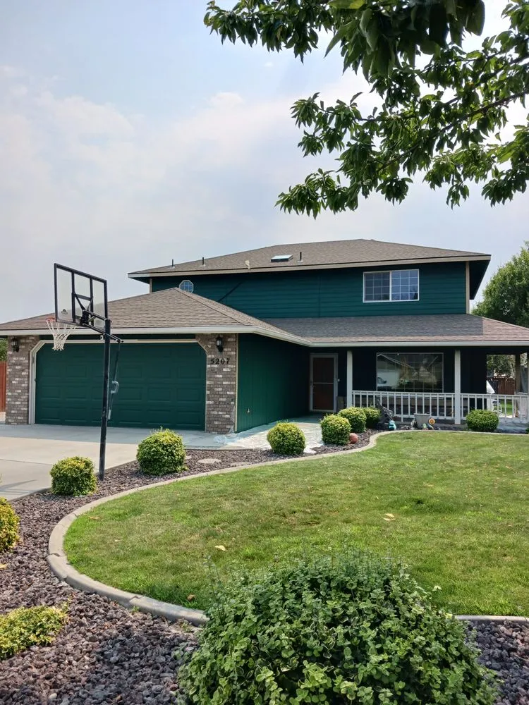 Local yard cleanup service in Pasco, WA - Mustang Construction