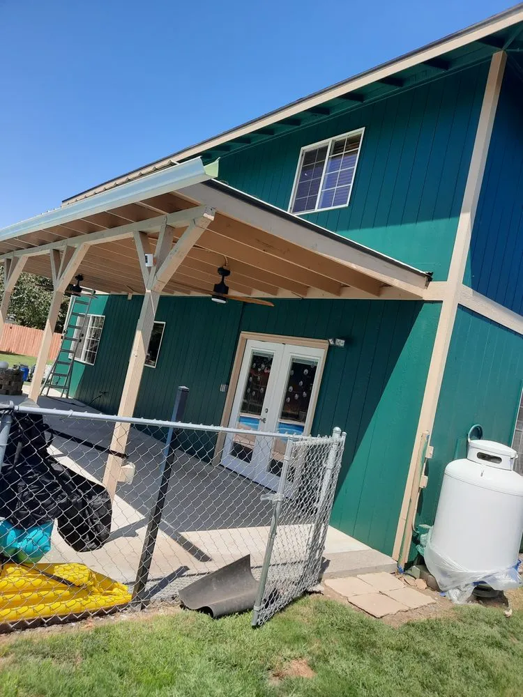 Custom garden landscaping for homes in Pasco, WA by Mustang Construction