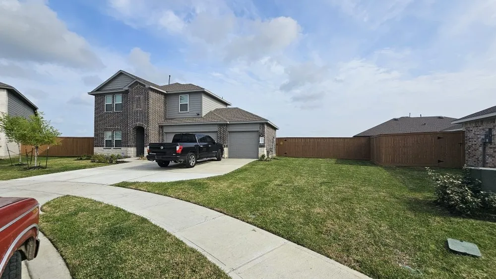 Trusted lawn care service in Baytown, TX by MVP Lawncare Services