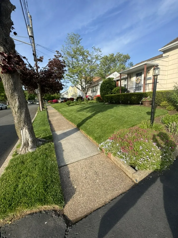 Top-rated lawn mowing service experts serving Rahway, NJ - Mw Gregorys Landscaping