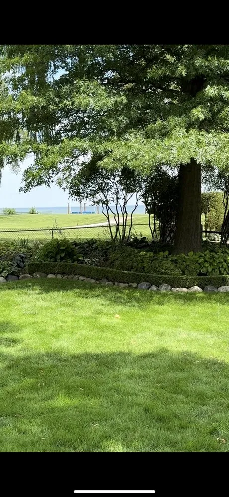 Professional landscape design in Madison Heights, MI - MW Hedge Trimming