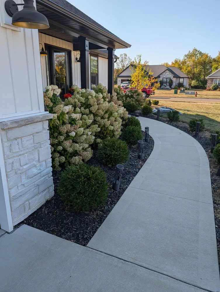 Top-rated landscape design in Ashville, OH by MW Landscaping