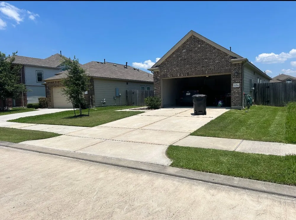 Local lawn mowing service for beautiful yards across Houston, TX - MW landscaping