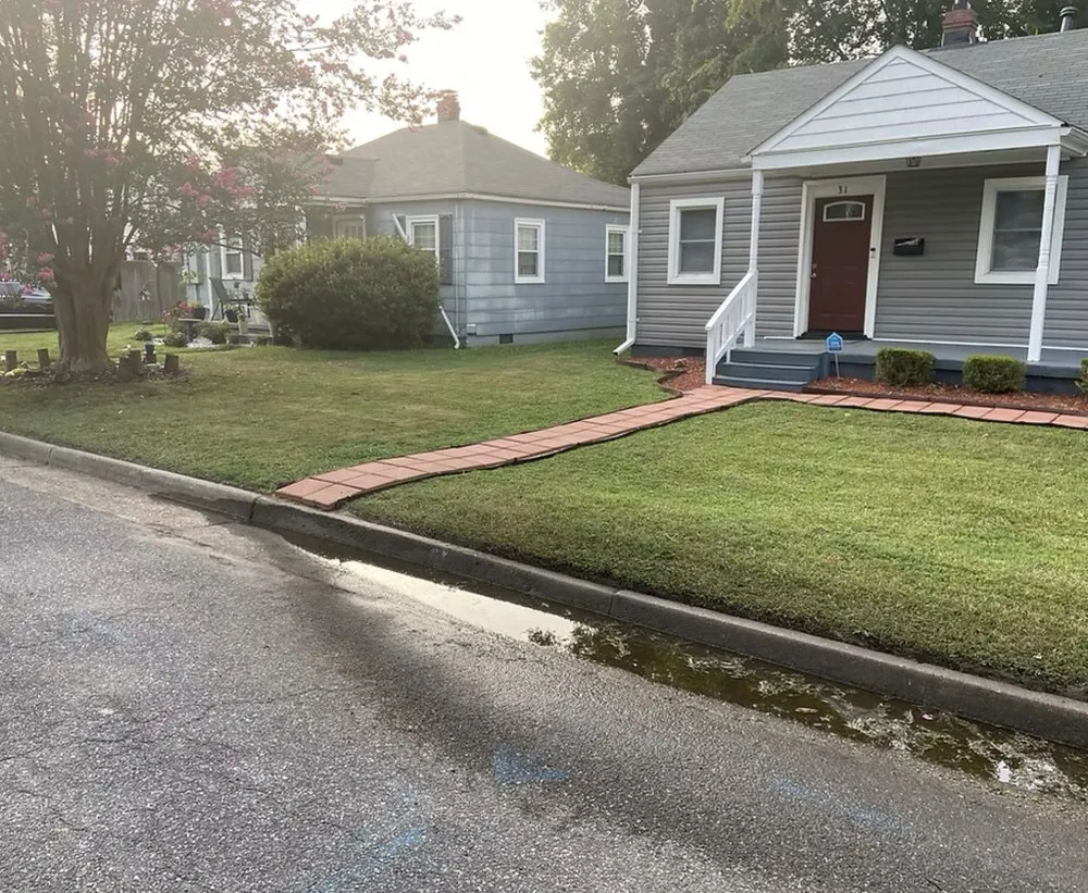 Top-rated garden landscaping with custom design in Chesapeake, VA by M.W.Cutting Edge Lawn-Care