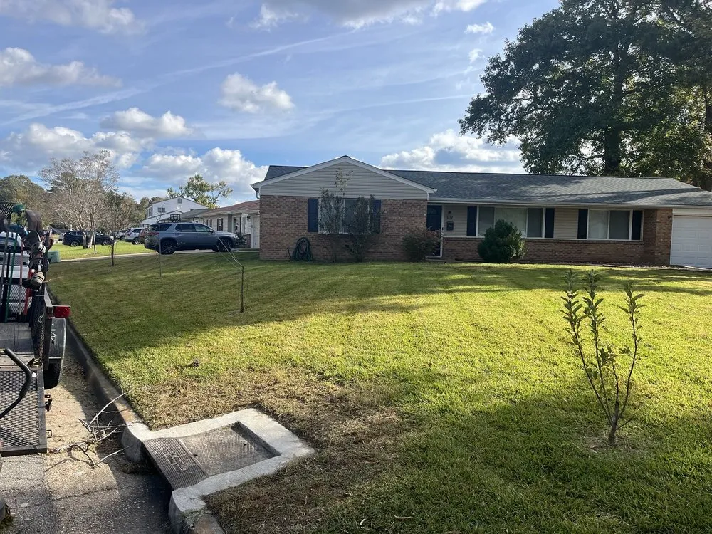 Custom lawn care service experts serving Chesapeake, VA - M.W.Cutting Edge Lawn-Care