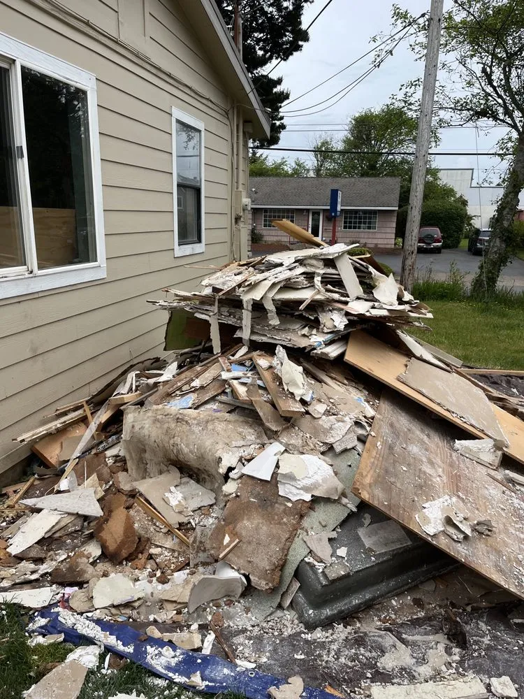 Trusted lawn mowing service experts serving Newport, OR - My Friend Benito Garcia Services