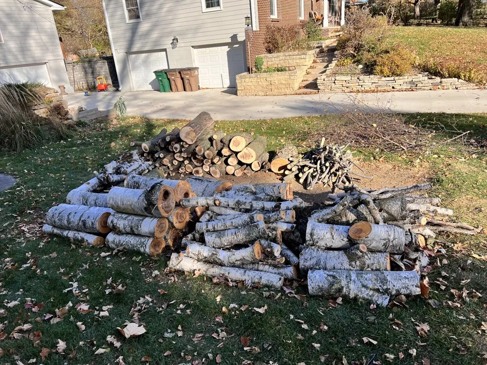 Top-rated lawn mowing service for homes across West Des Moines, IA - My Fruit Care