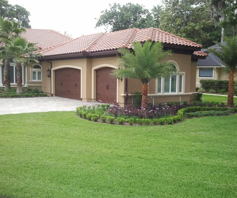 Expert yard cleanup service for residential properties across Sarasota, FL - My Lawn Enforcer