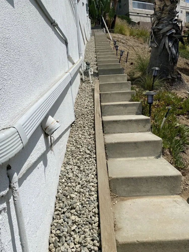 Custom yard cleanup service for beautiful yards in Palmdale, CA by My Mulch