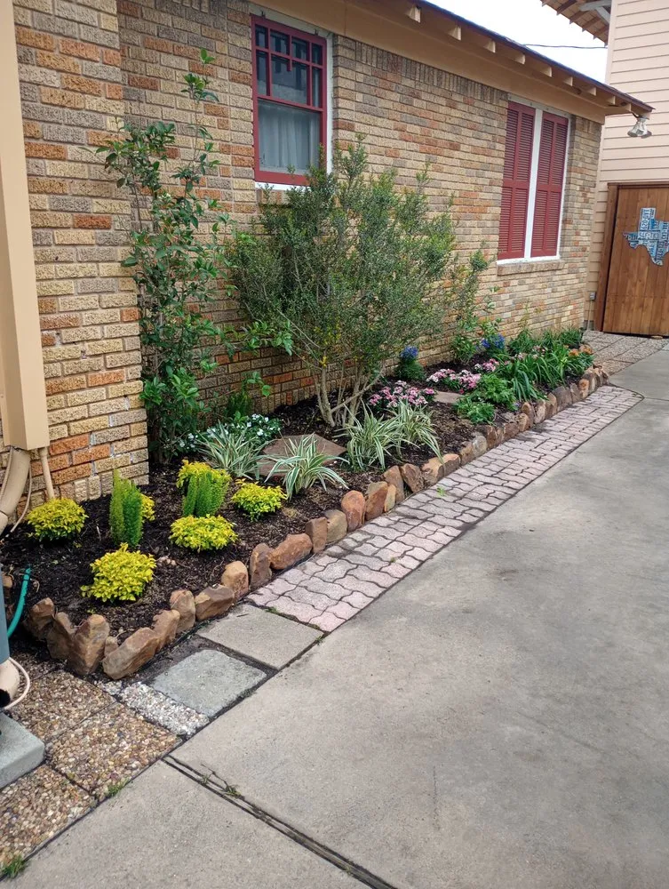 Custom landscaping services for residential properties in Richmond, TX by My Paradise Landscapes