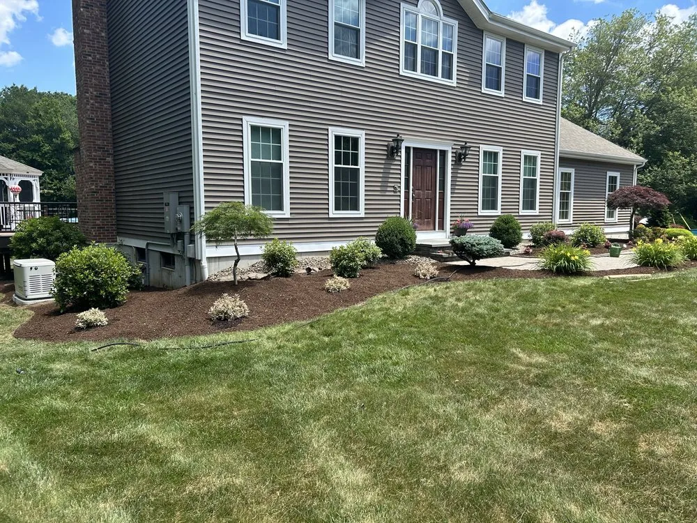 Local yard cleanup service experts serving Windham, CT - My Three Rose Facility Management