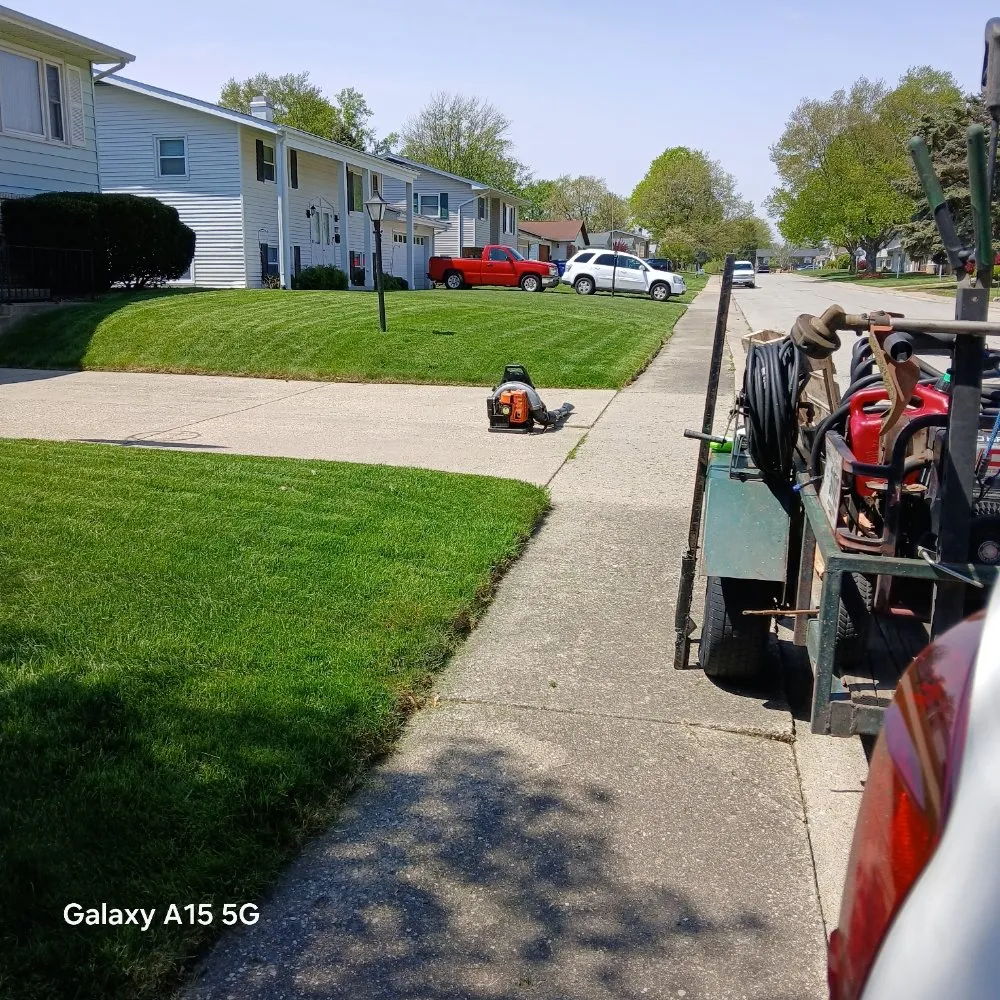 Expert yard maintenance for homes in Decatur, IL by Myco yard maintenance power washing @MORE