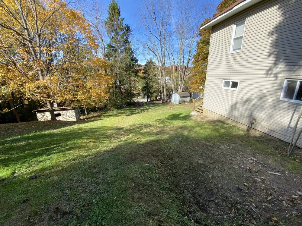 Top-rated landscape design with custom design in Bluefield, WV by Myloh’s Mowing & More