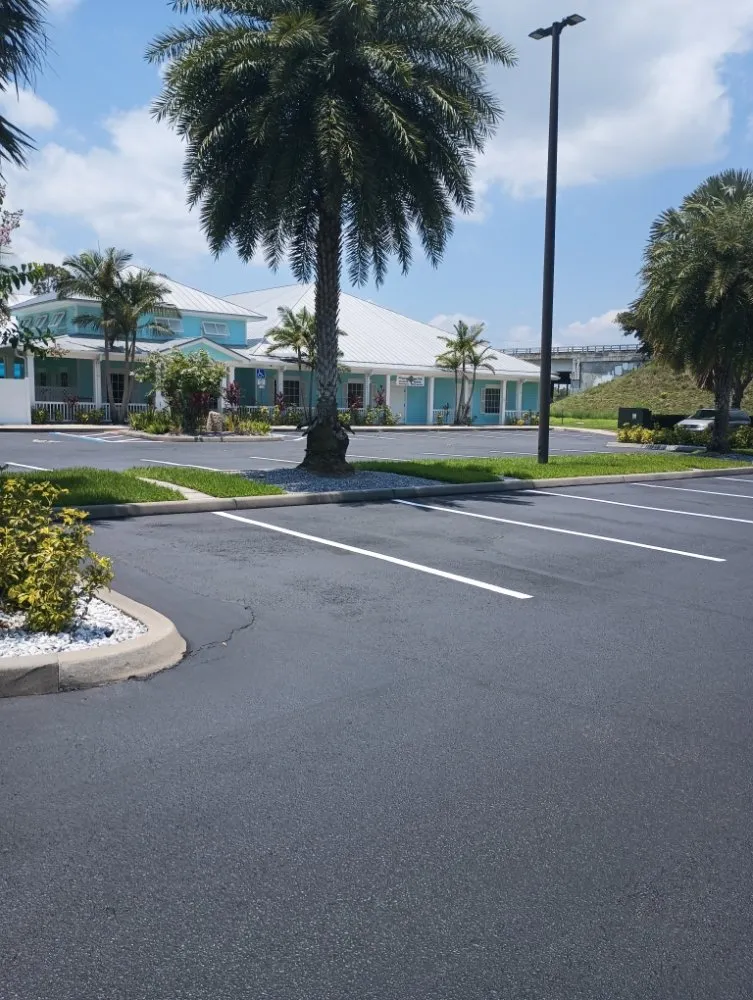 Trusted lawn mowing service experts serving Melbourne, FL - Mystic Lawn Care