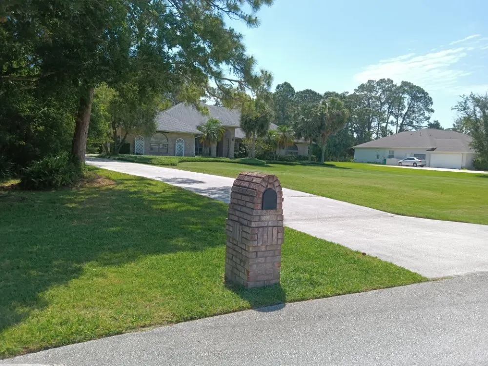 Local garden landscaping experts serving Melbourne, FL - Mystic Lawn Care