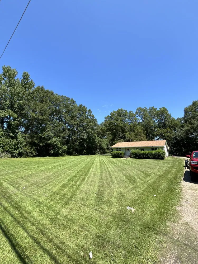 Reliable landscape design for homes in Hattiesburg, MS by MZ Lawn Care