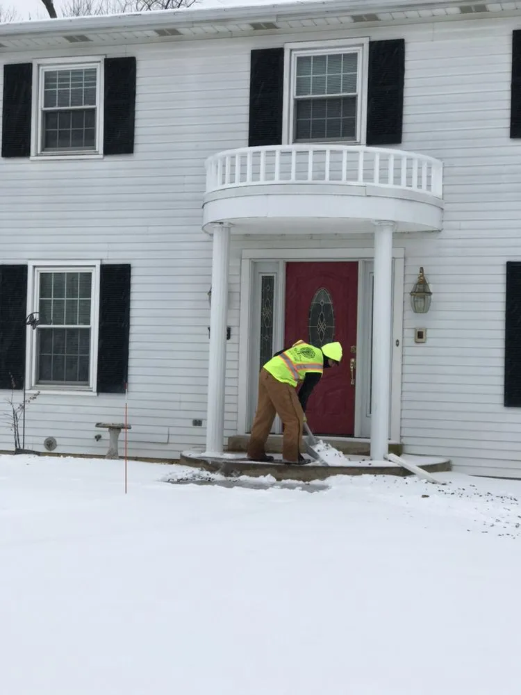 Affordable landscaping services experts serving Allentown, PA - M&Z Seasonal Landscaping