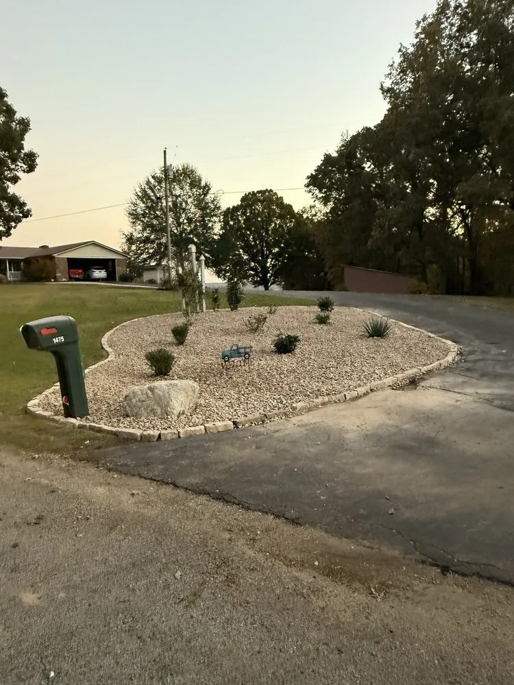 Professional garden landscaping experts serving McKenzie, TN - N & S Landscaping Service