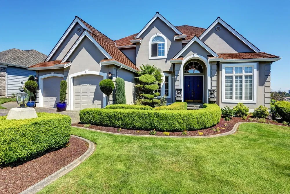 Expert yard cleanup service in Eustis, FL by N Martinez Landscaping LLC