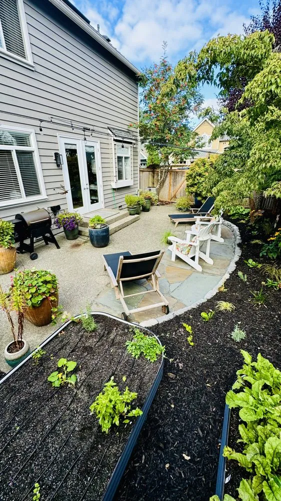 Custom yard maintenance in Woodinville, WA - N. W. Bloom