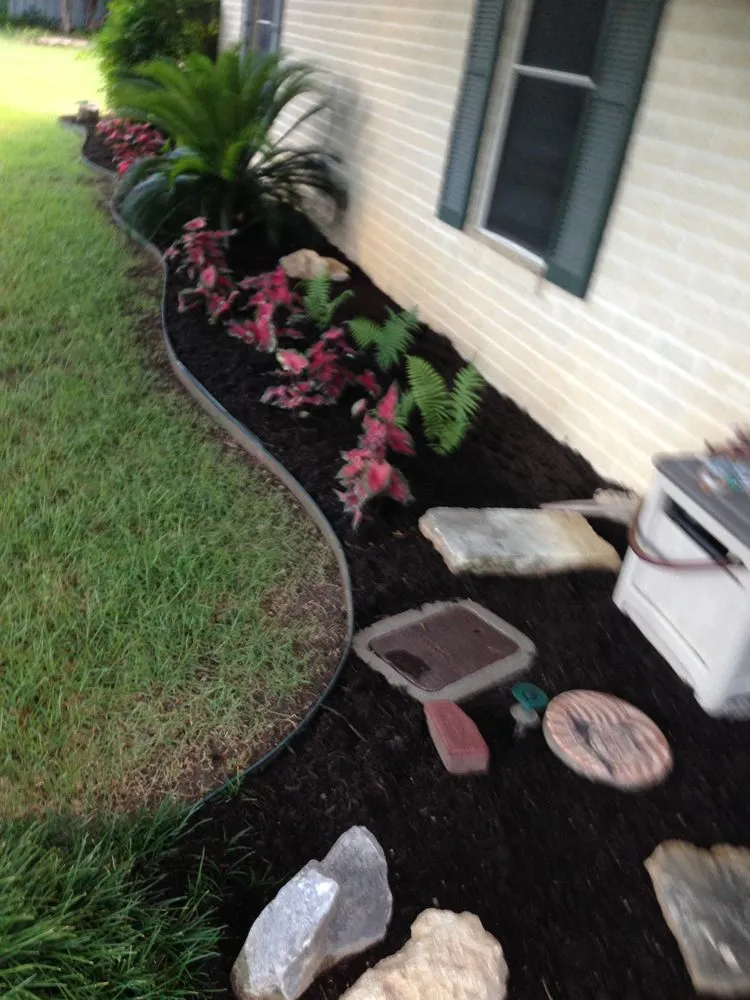 Trusted garden landscaping in Rosebud, TX - Nacho fencing