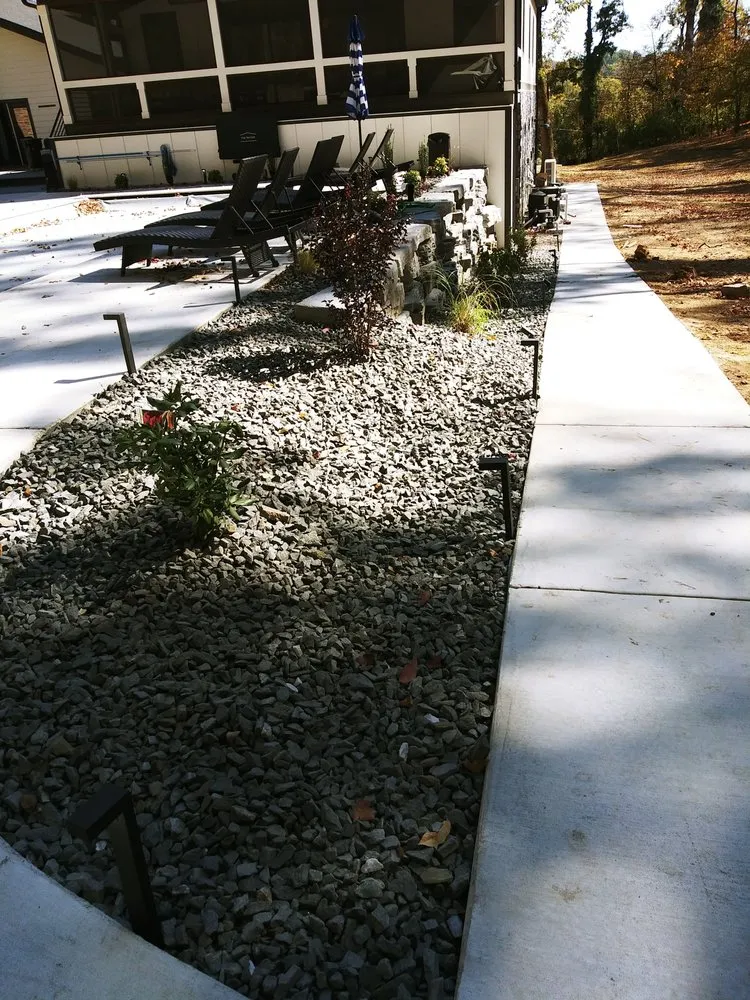 Custom landscape installation in Shelbyville, TN by Nachos Landscaping
