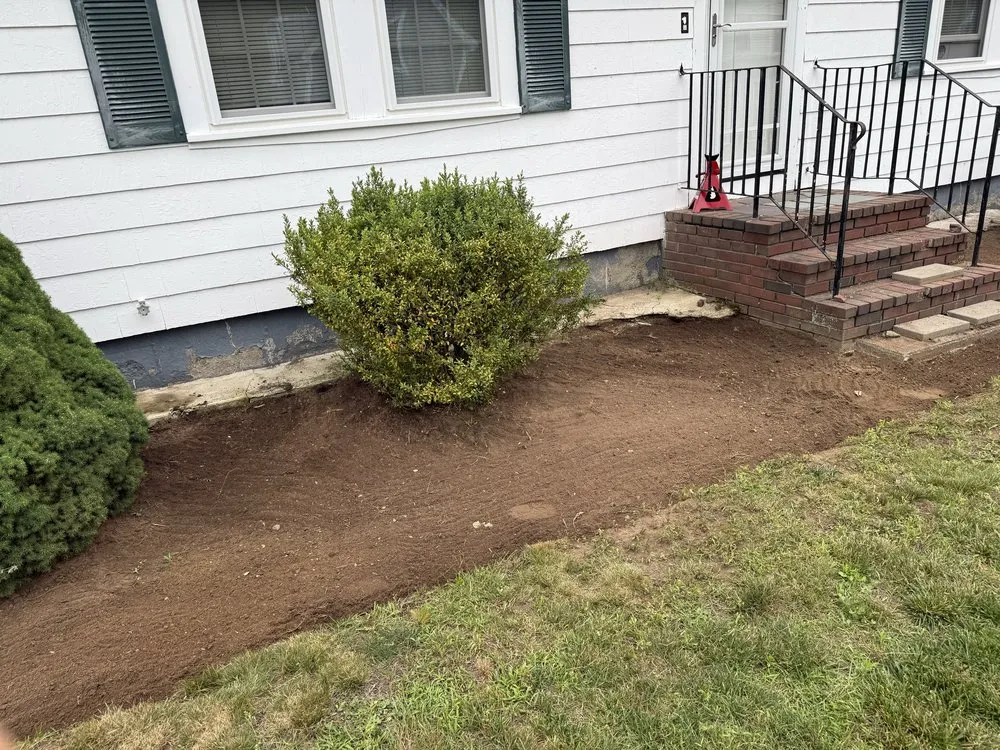Professional yard maintenance for beautiful yards across Taunton, MA - Nadeau’s Landscaping