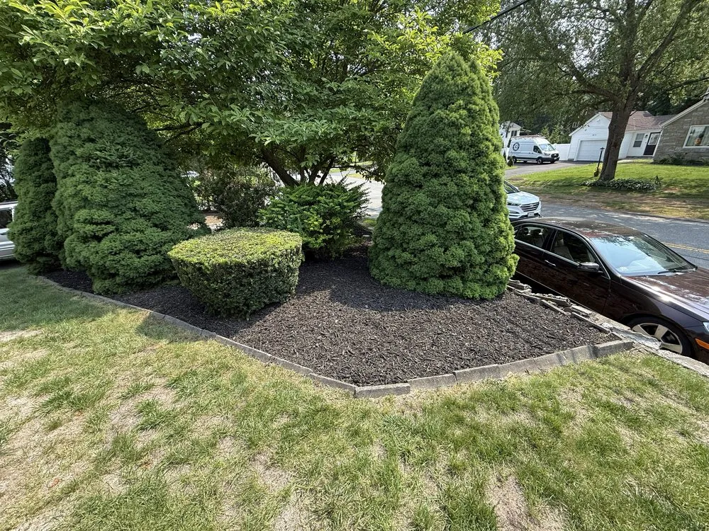 Custom yard maintenance experts serving Taunton, MA - Nadeau’s Landscaping