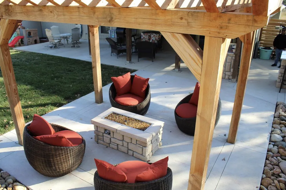 Expert yard maintenance experts serving Topeka, KS - Naly's Lawn & Landscape