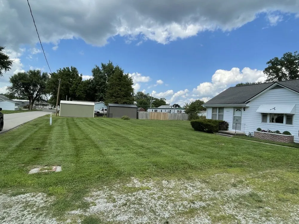 Local lawn care service for beautiful yards across Saint Joseph, MO - Nans Lawn Care