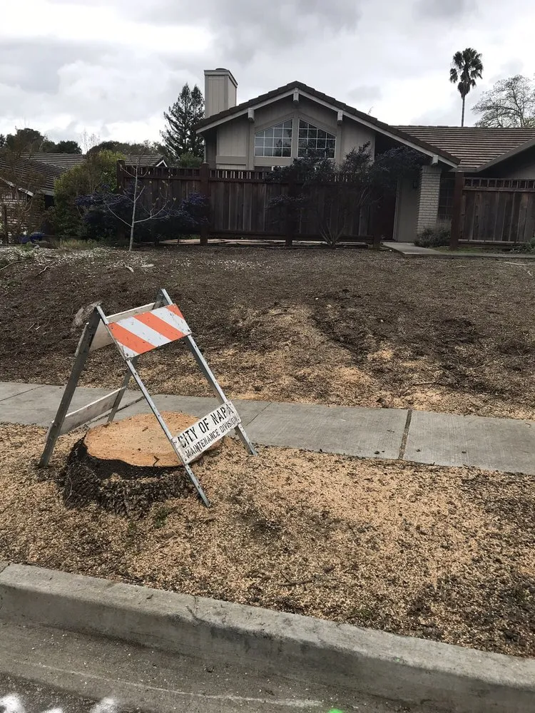 Custom residential landscaping for homes in Napa, CA by Napa Valley Lawn & Garden Co.