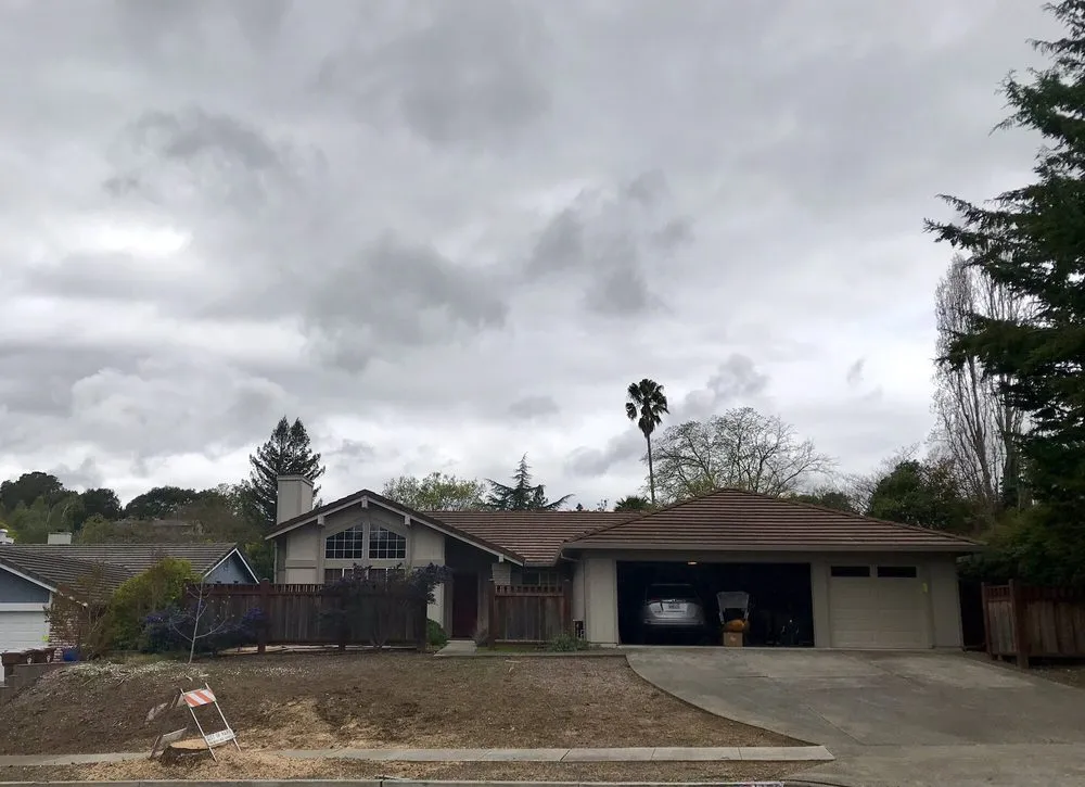 Reliable yard maintenance in Napa, CA by Napa Valley Lawn & Garden Co.