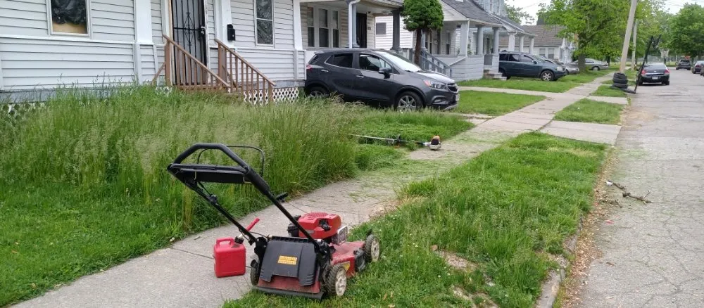 Professional yard maintenance in Cleveland, OH - Nappier and Sons Lawncare