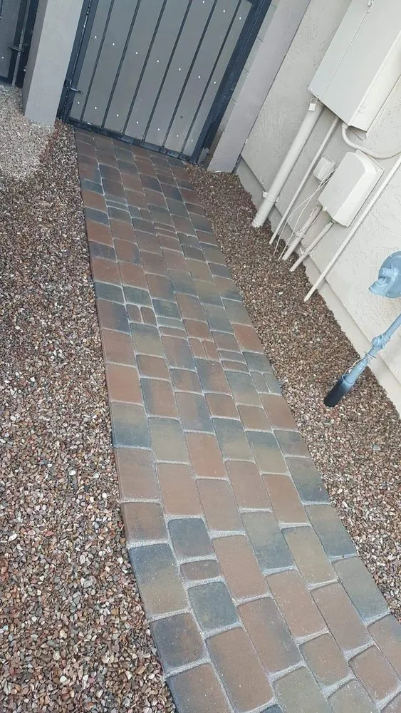 Professional yard maintenance in Mesa, AZ - Naranjo Landscaping Services