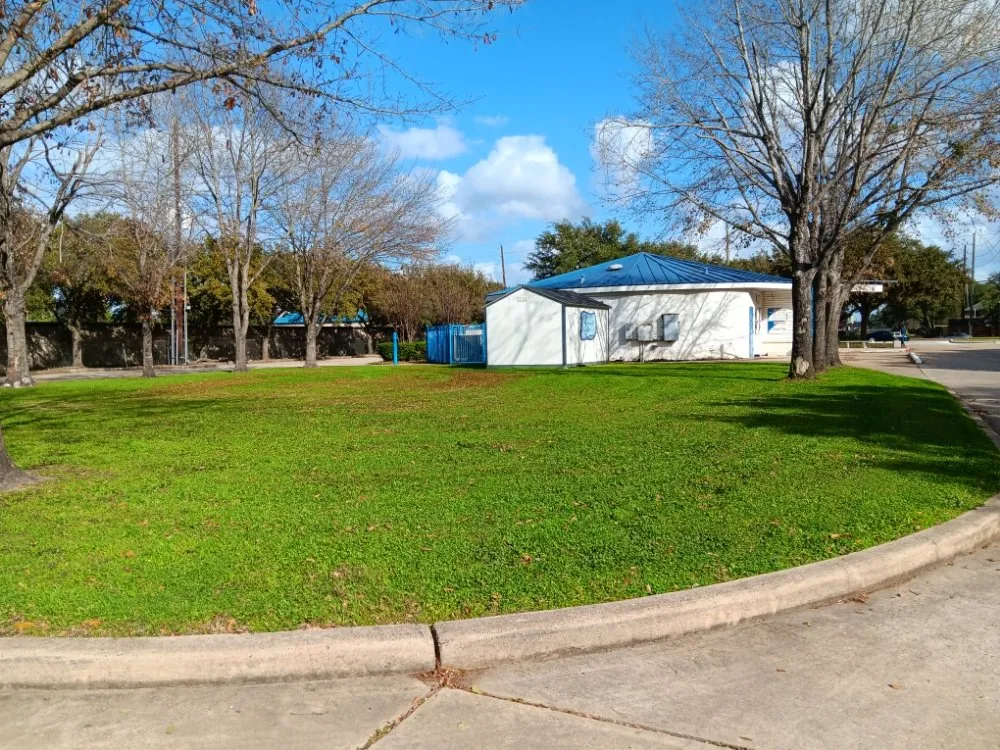 Trusted yard maintenance experts serving Houston, TX - Nasario Lara