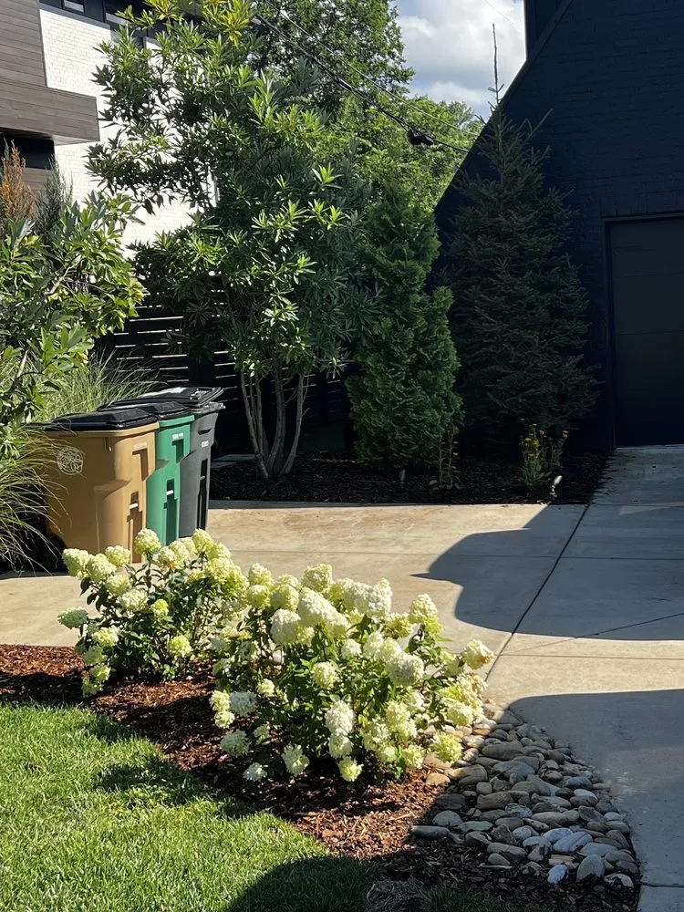 Local lawn mowing service in Nashville, TN - Nashscapes