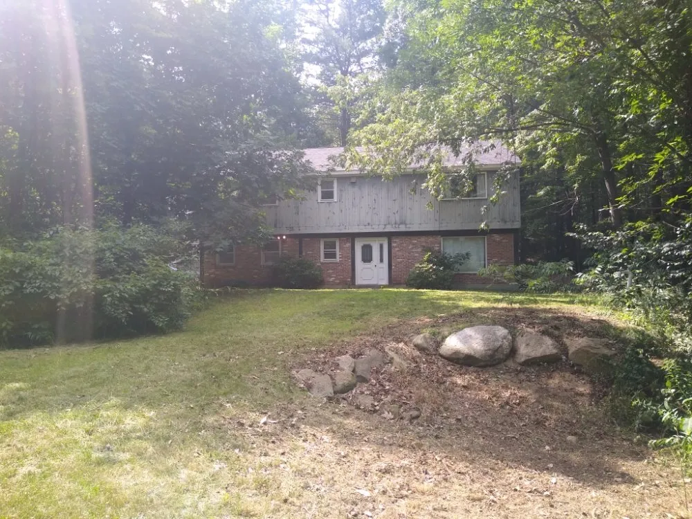 Reliable lawn care service in Nashua, NH by Nashua Trashmasters